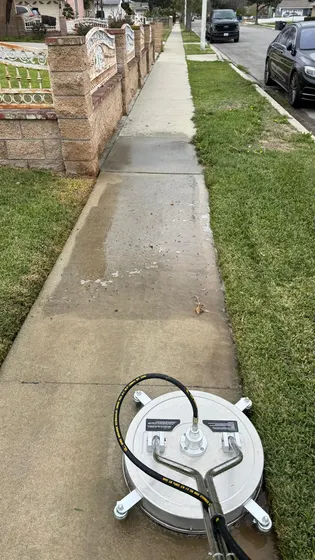 Surface cleaner on concrete